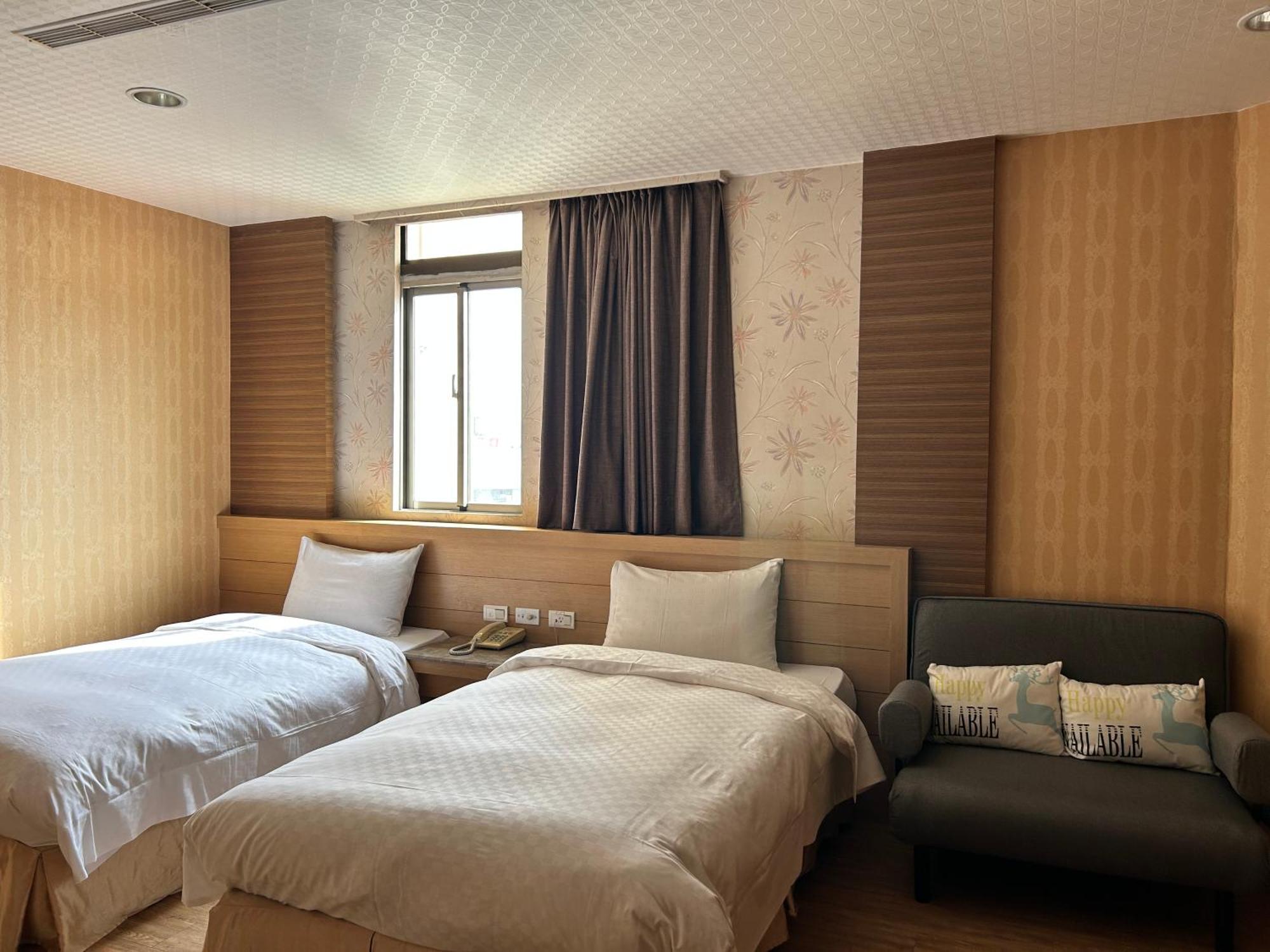 Hua Xiang Hotel -Zouying Kaohsiung Exterior photo